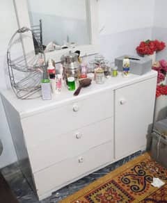 dressing table wooden