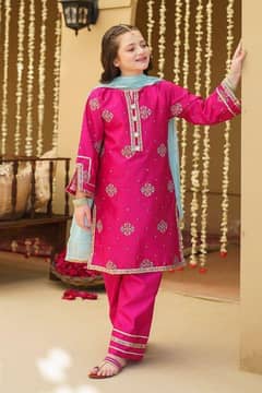 3 Pcs Girl's Lawn Embroidered Unstitched Suit