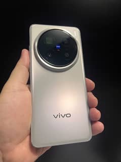 vivo x200 pro,Box open, Not in use, accessories and gift box packed