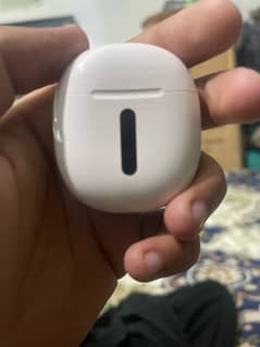 ital k AirPods h