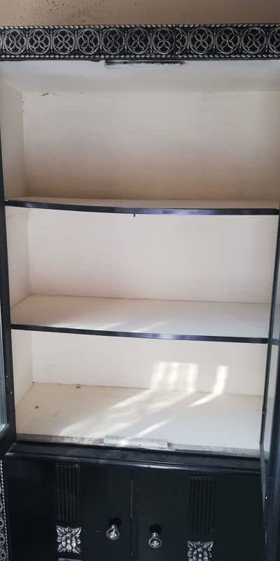 show case for sale good condition (divider) 2