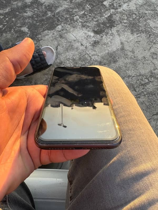 11 iphon F. U Non PTA 256 Gb 10/10 Btty 63% Good Timng Face id disable 5