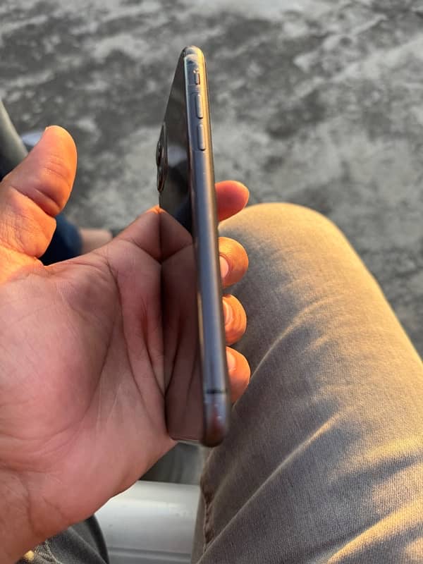 11 iphon F. U Non PTA 256 Gb 10/10 Btty 63% Good Timng Face id disable 6