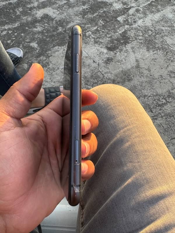 11 iphon F. U Non PTA 256 Gb 10/10 Btty 63% Good Timng Face id disable 9