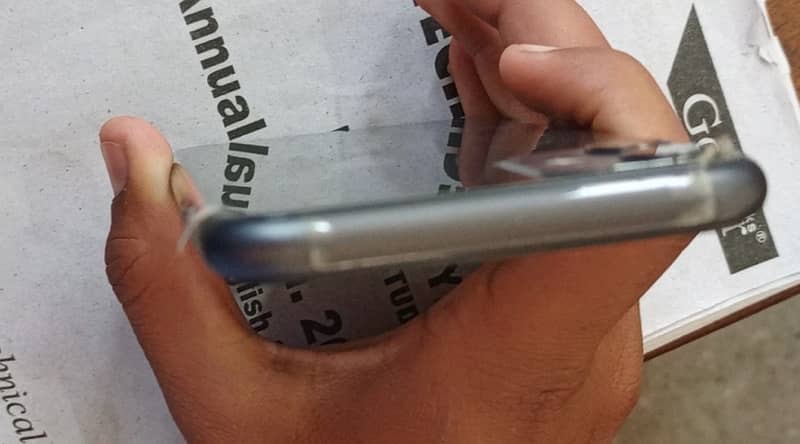 iphone 11(jv) for sale 10/10 Condition 3