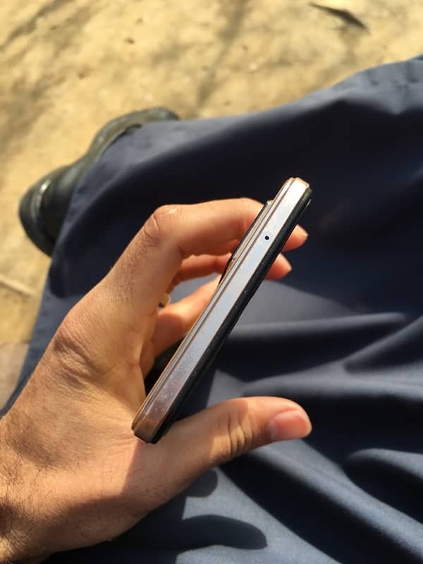 Vivo v23e 12 Ram 256 Rom with Box 4