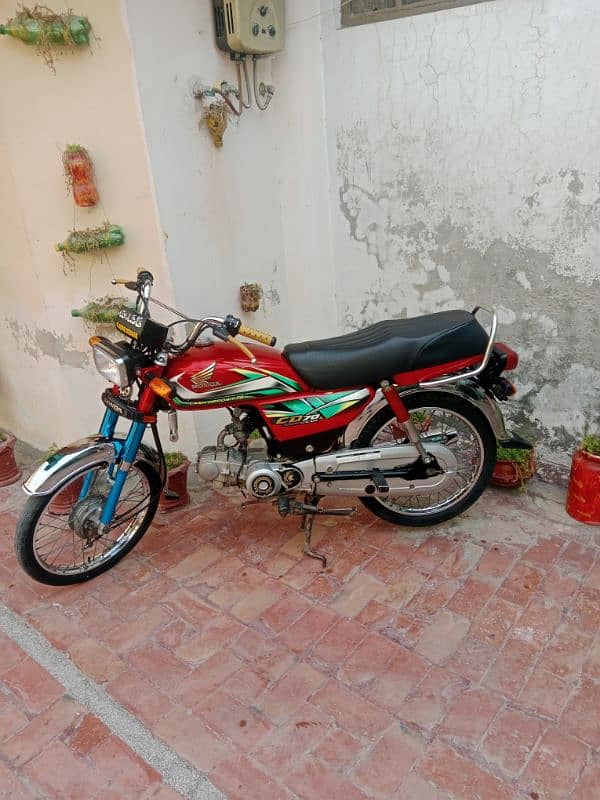 Honda CD 70 Model 2022 4