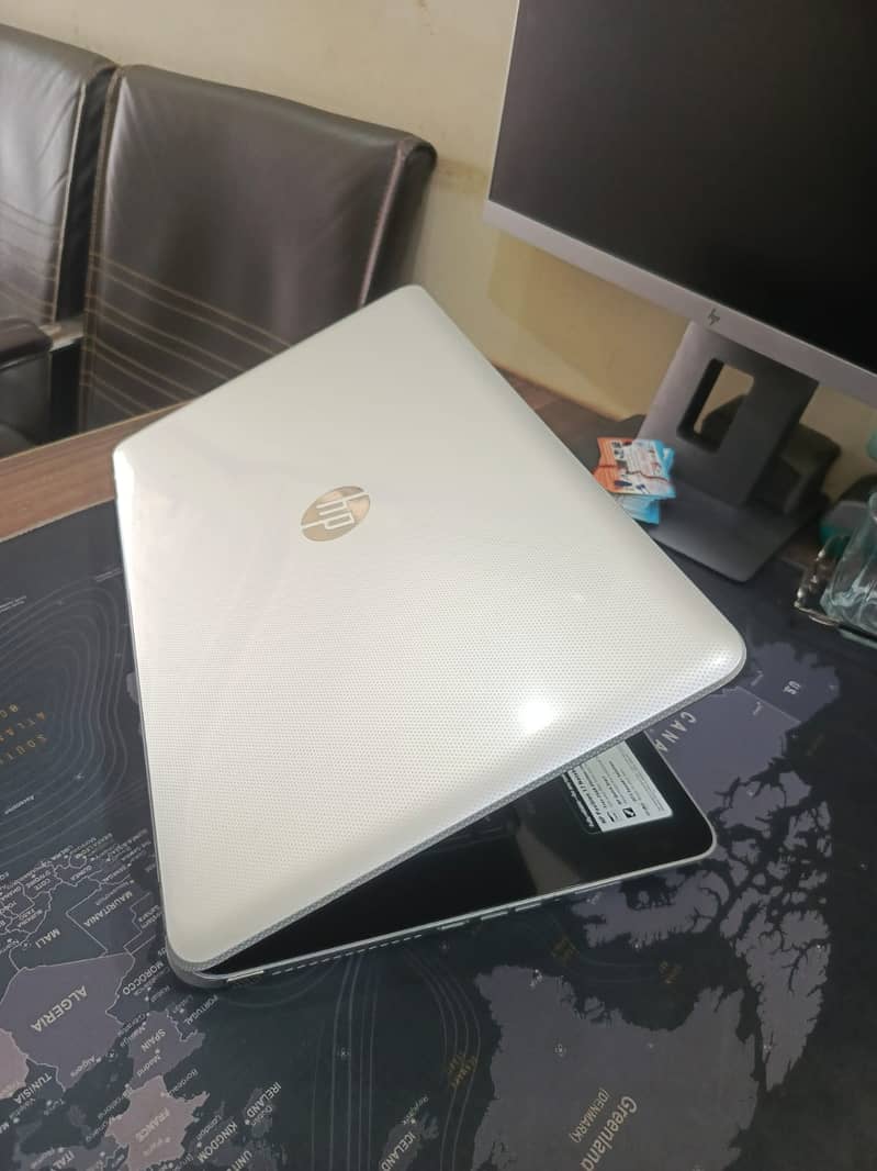 HP Pavilion 17 Notebook-AMD A8-4500M 6GB Ram 128GB SSD COD available 0