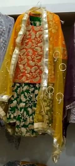 mehndi lehnga