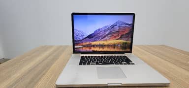 Macbook Pro laptop 17 inch A1297 model