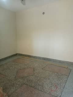 House for rent 4 Marla first floor khnapul near rawalhospital