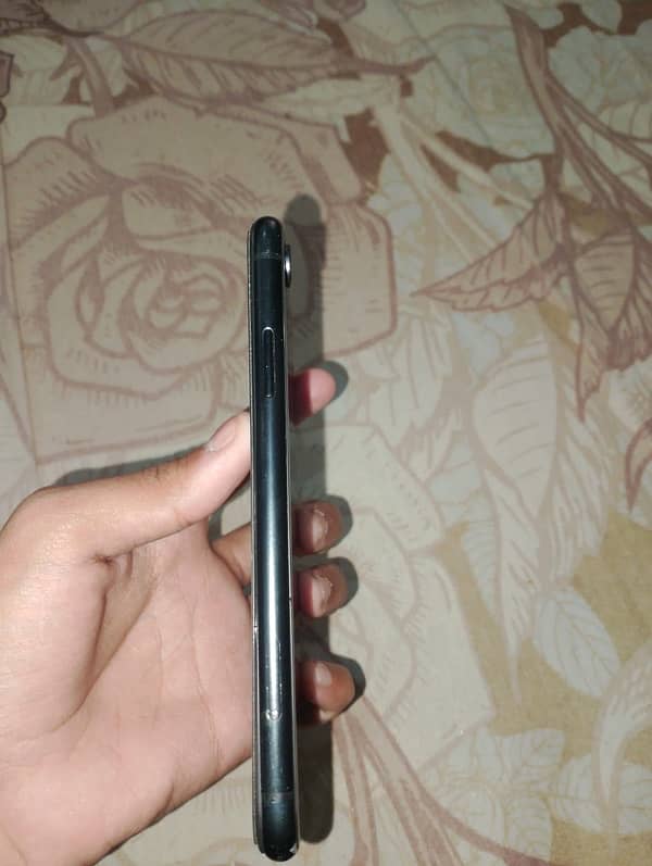 iphone xr JV 3