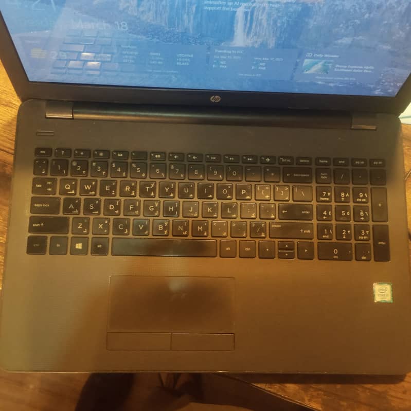 HP NotBook i3 1