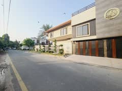 17 Marla Brand New Condition Corner House For Sale Peoples Colony No. 1 Near D Ground Jarawala Road, Satiana Road Faisalabad