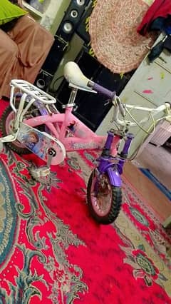 Baby girl cycle good condition 2month use