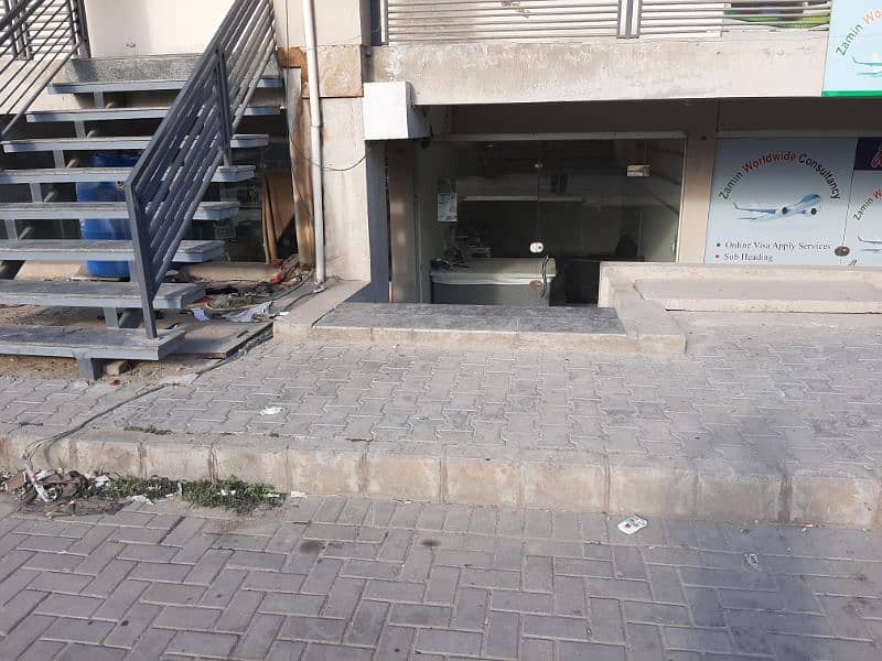 Shop in Busy Plaza in D17 Markaz for rent 7
