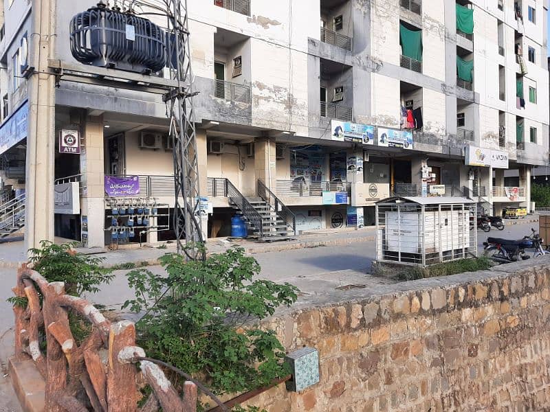 Shop in Busy Plaza in D17 Markaz for rent 8