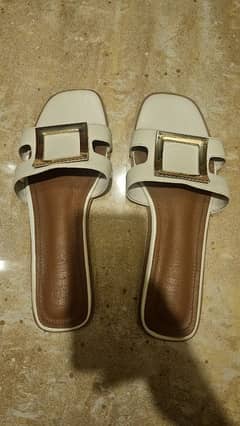 Lama sandal