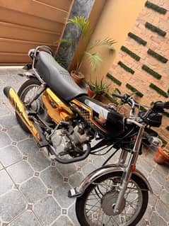 honda 125 gold edition Self Start in genuine condition.