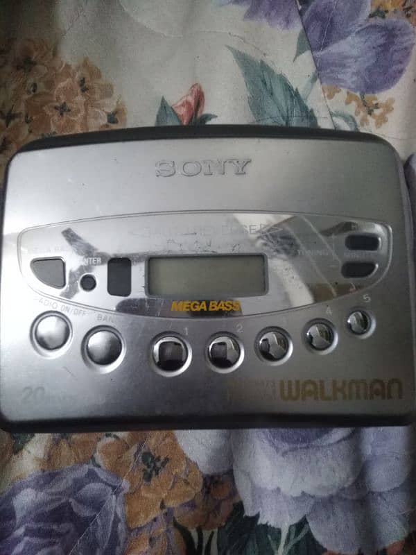 sanyo Walkman antique 9