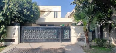 One Kanal Used Modern Design Bungalow For Sale At Prime Location Of DHA Lahore Near To Park & Commercial Market