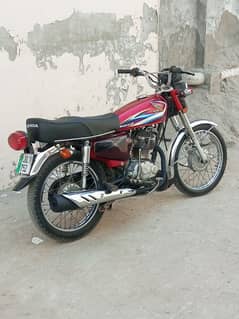 Honda 125 2015 Lush condition. 03168026392.03059364797