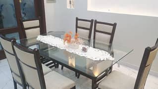 6 seater Dining table set in good condition