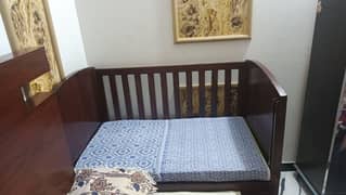 baby cot