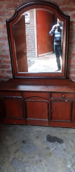 Dressing table