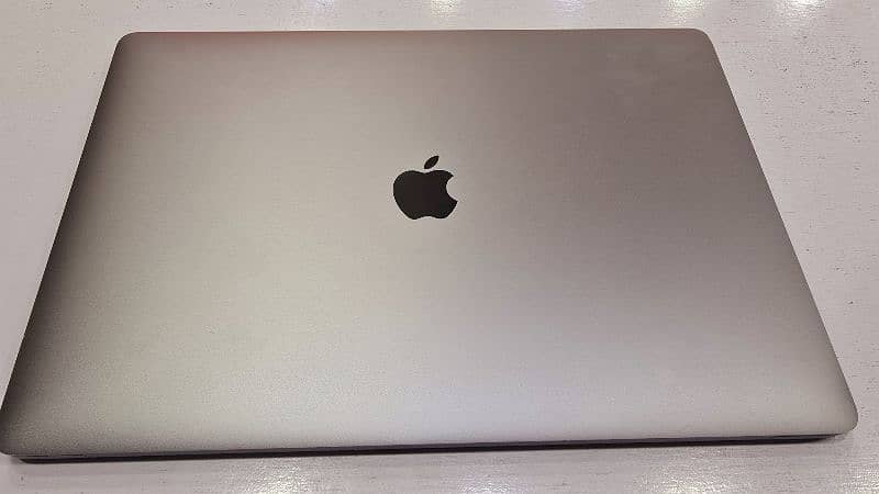 Macbook Pro i7 2019  16/256GB 1