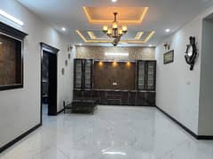 10 marla Upper portion available for Rent G-13/4 contact:-0347-7163075