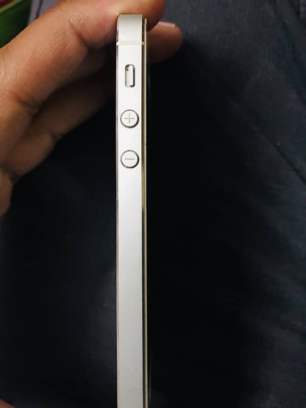 IPHONE 5C & IPHONE 5 AVAILABLE FOR SALE 5