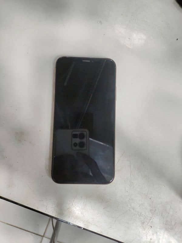 I phone Xs 64GB Memory i cloud lock 1