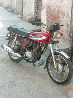 Honda 125 2015 Lush condition. 03168026392.03059364797