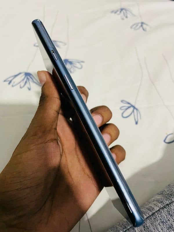 One Plus 8 4g. 4