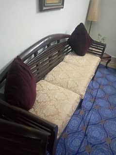 5 seater wood sofa all good condition