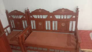 bed sat. sofas 5 siter. dressing table. shokas. for sale