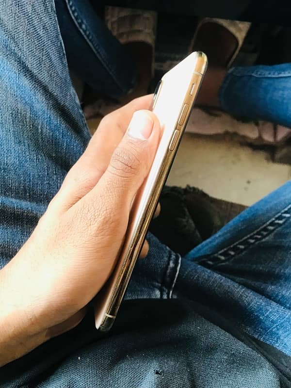 IPhone Xs Max Exhchange possible only iphones 1