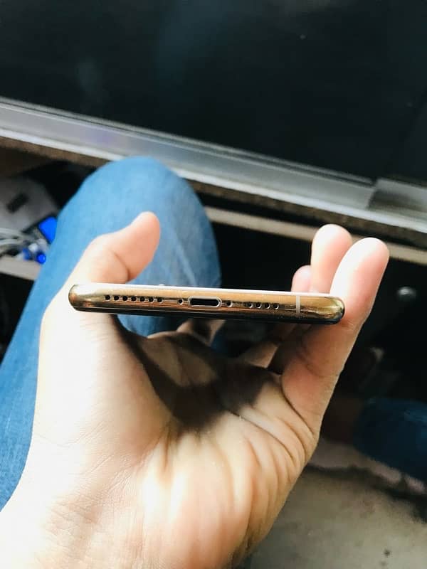 IPhone Xs Max Exhchange possible only iphones 2