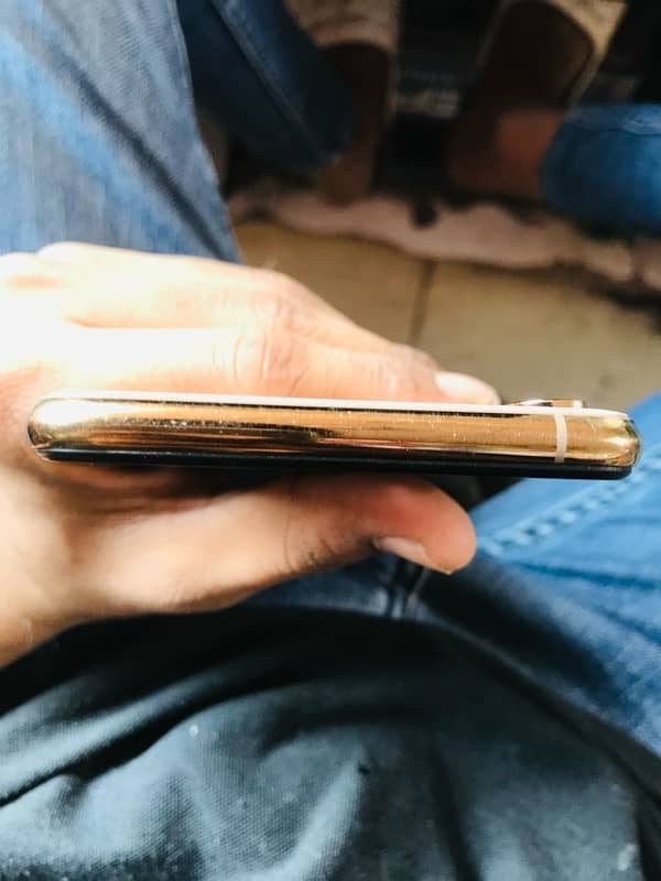 IPhone Xs Max Exhchange possible only iphones 3