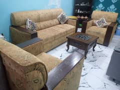 Sofa Set/5 Seater with Table