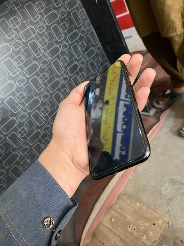 iphone Xs 64gb NonPta 10/9.5 condition home use only battery service 1