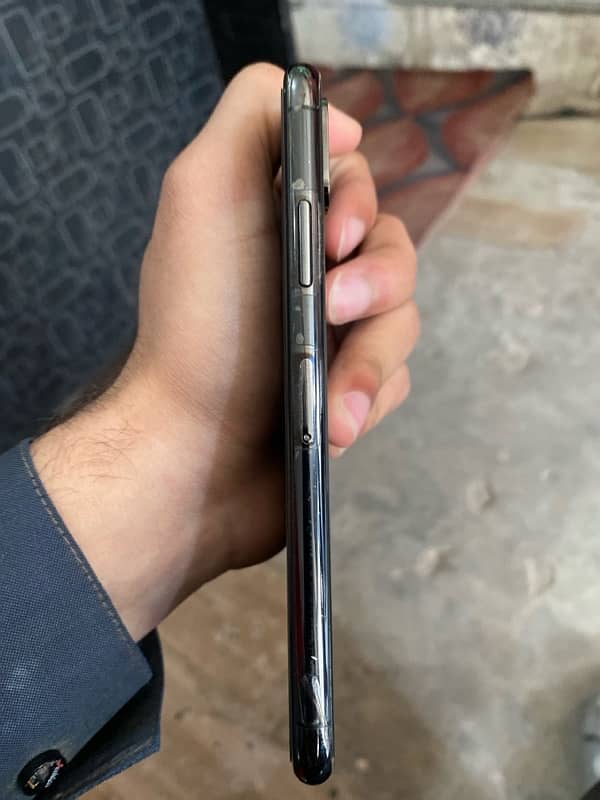iphone Xs 64gb NonPta 10/9.5 condition home use only battery service 4
