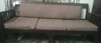 Wooden 5 seater Sofa Set in Good condition