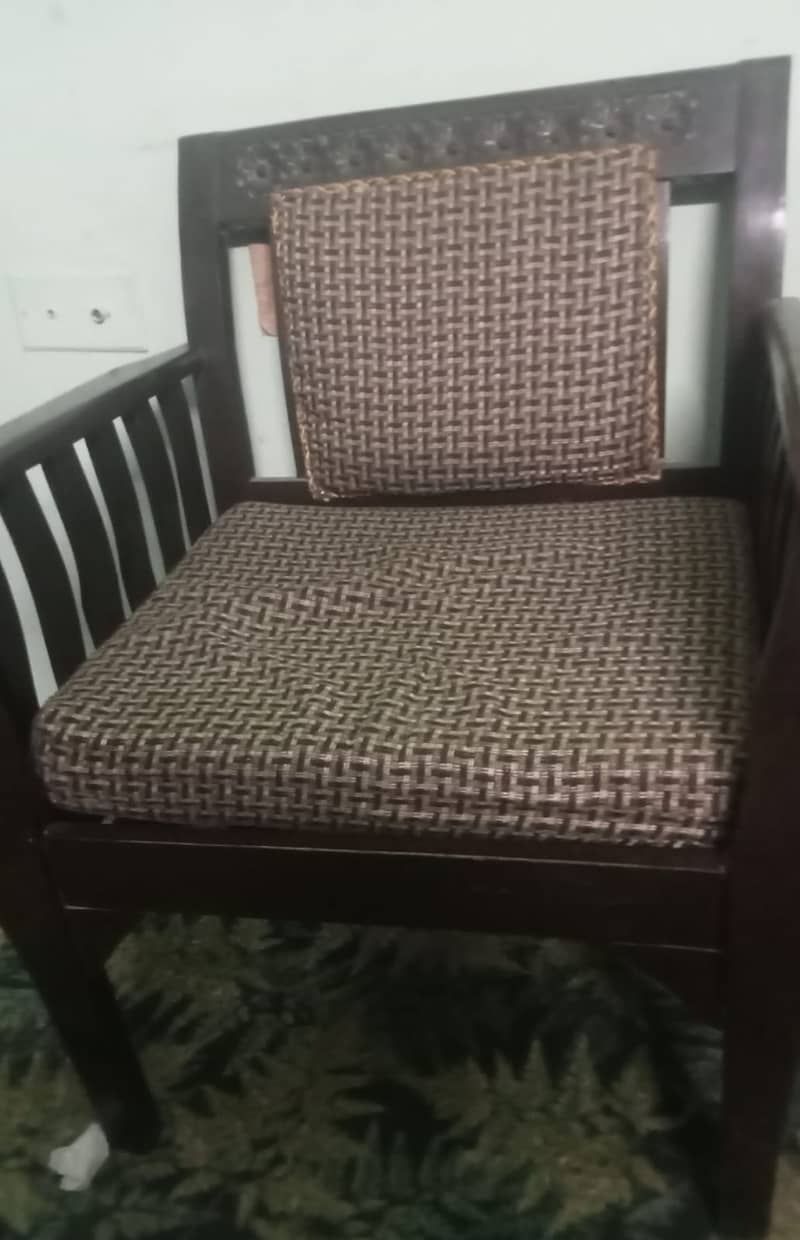 Wooden 5 seater Sofa Set in Good condition 1