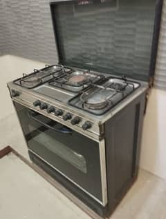 Cooking Range for sale in good condition 25k