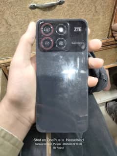 ZTE blade A35 for sale box available but no charge