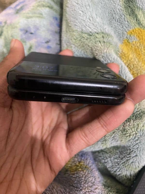 Samsung Galaxy Zflip 3 5G Exchange possible 2