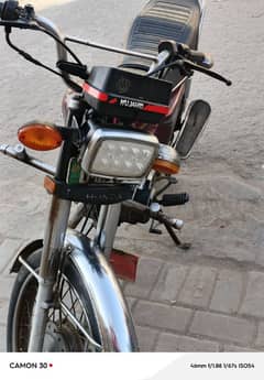 Honda 125 2010 Modal