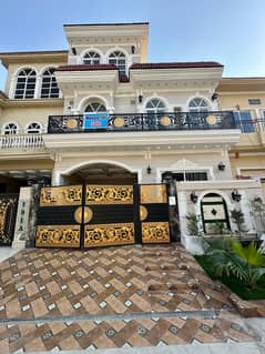 5 MARLA BRAND NEW TRIPLE STORY SPANISH DESIGN HOUSE FOR SALE IN CANAL GARDEN NEAR BAHRIA TOWN LAHORE